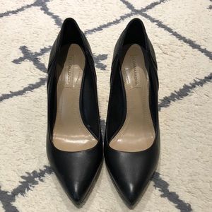 EUC BCBG MaxAzria Black Pumps with leather sole